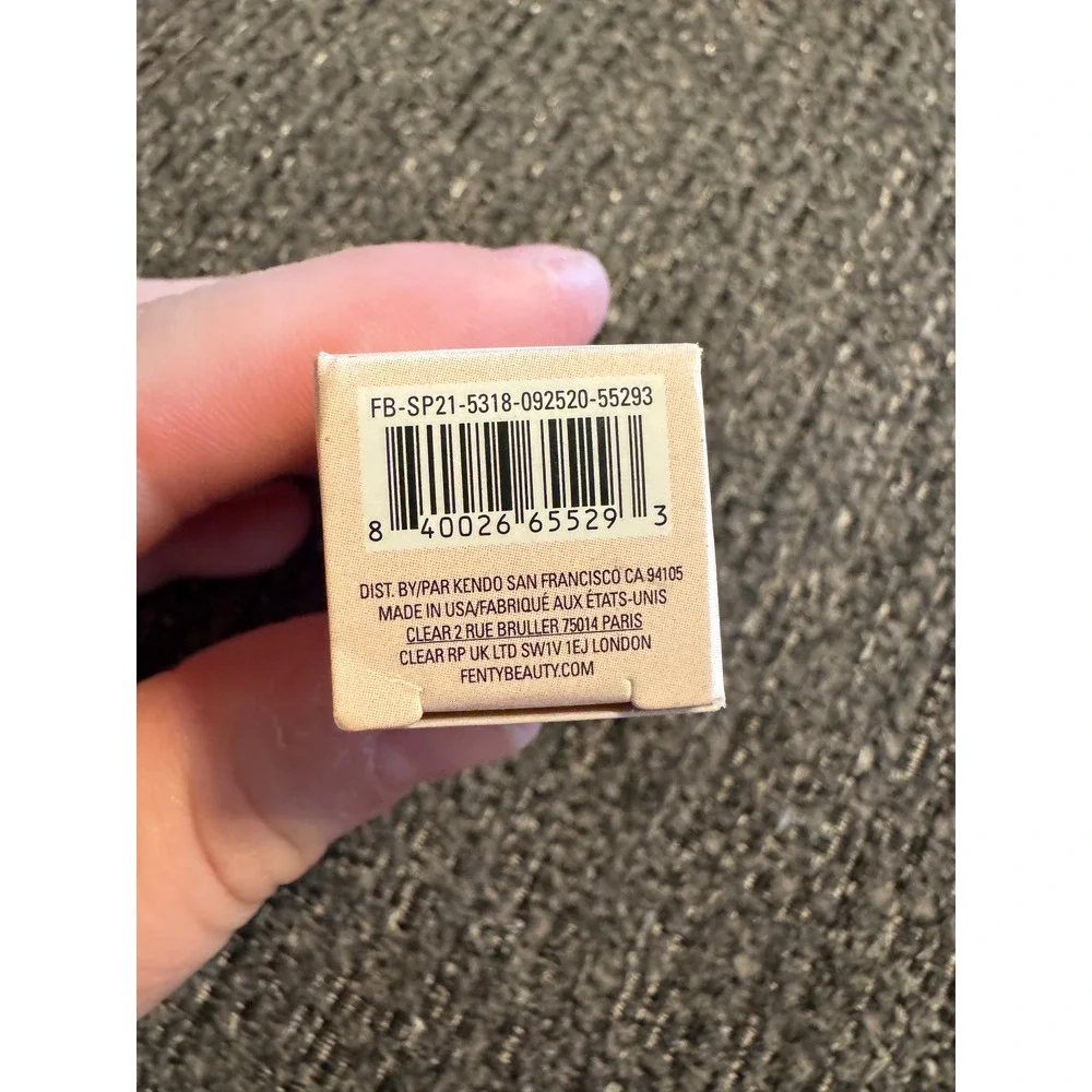 Fenty Beauty Gloss Bomb Universal Lip Luminizer Fenty Glow 01
